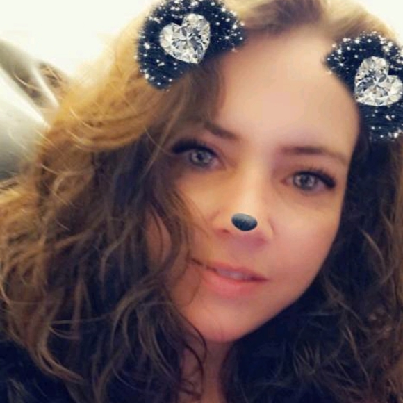 Meet your Posher, Laura - Picture 3 of 14